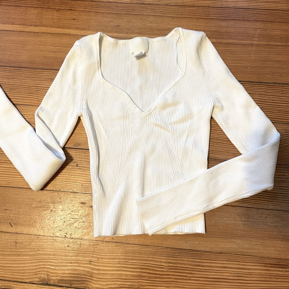 H&M XS White Knit Sweater with Sweetheart Neckline